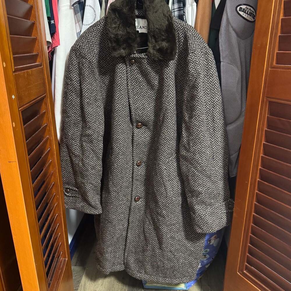 Vintage Lakeland Herringbone Wool Coat with Faux Fur Collar Size 48
